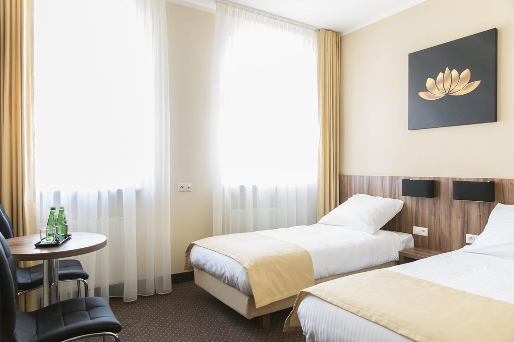 פוזנן Mandala Hostel & Apartments חדר תמונה