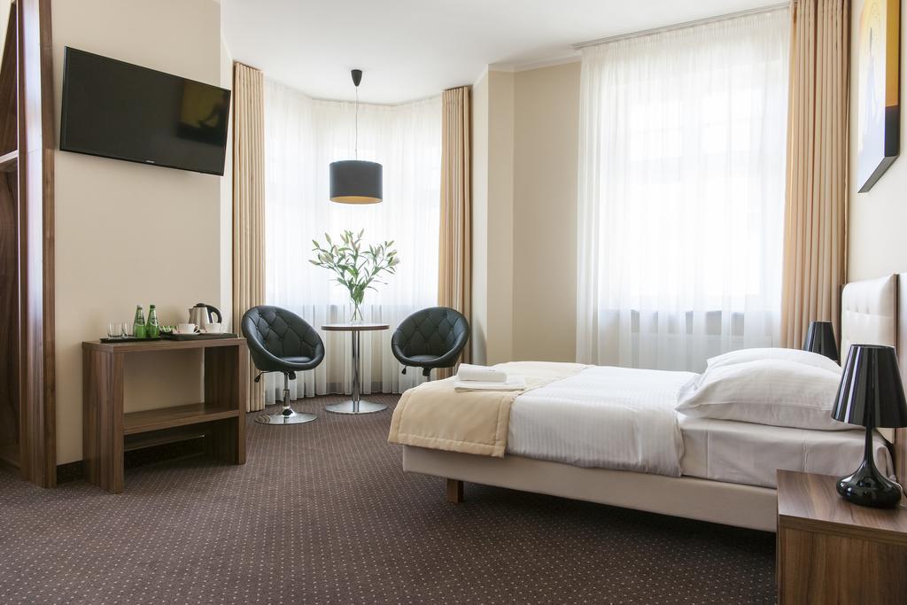 פוזנן Mandala Hostel & Apartments חדר תמונה