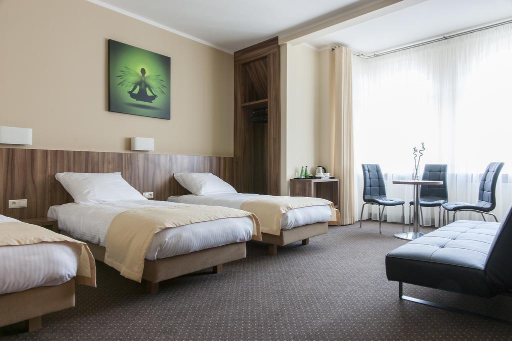 פוזנן Mandala Hostel & Apartments חדר תמונה