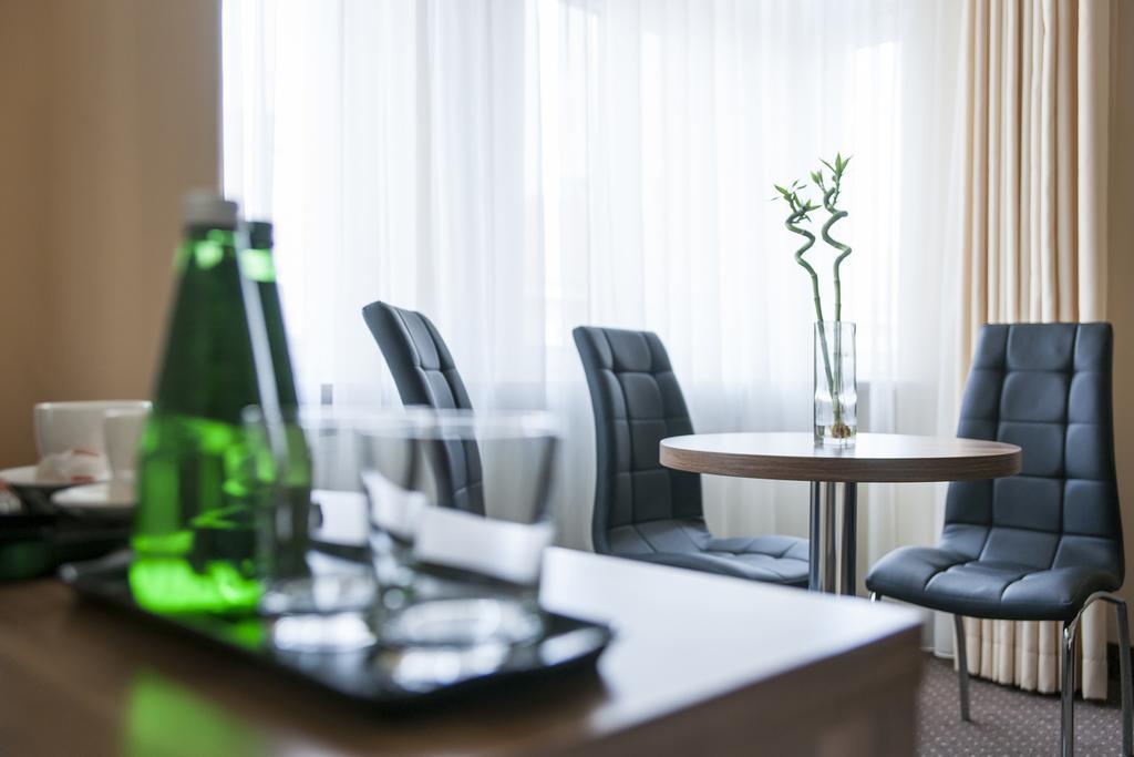 פוזנן Mandala Hostel & Apartments חדר תמונה
